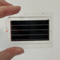 Solaires实现钙钛矿太阳能突破，目标客户包括LED等领域